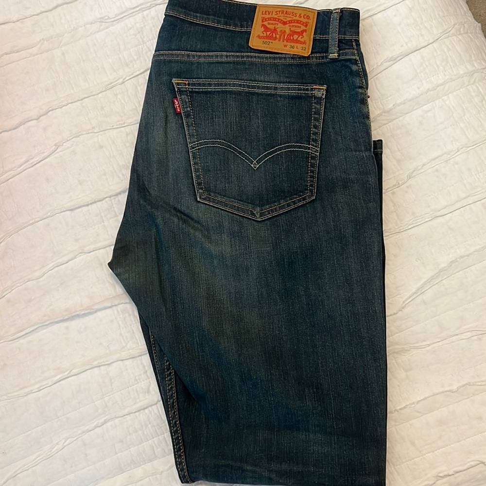 Levi 502 taper jeans